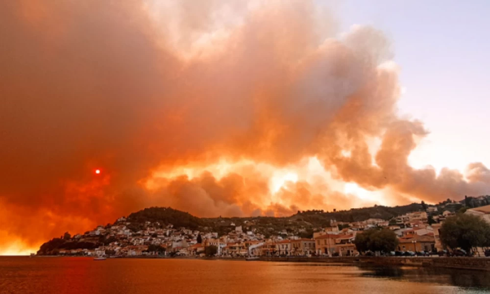 Λίμνη Εύβοιας: Η θάλασσα σταμάτησε τις φλόγες - Tι λένε οι κάτοικοι